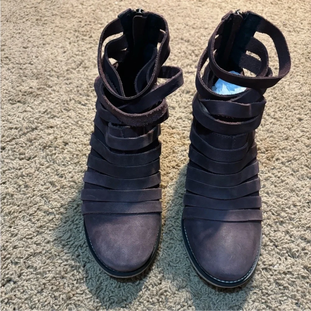🤠Free People Hybrid Strappy Heel Boots in Burgundy/Maroon